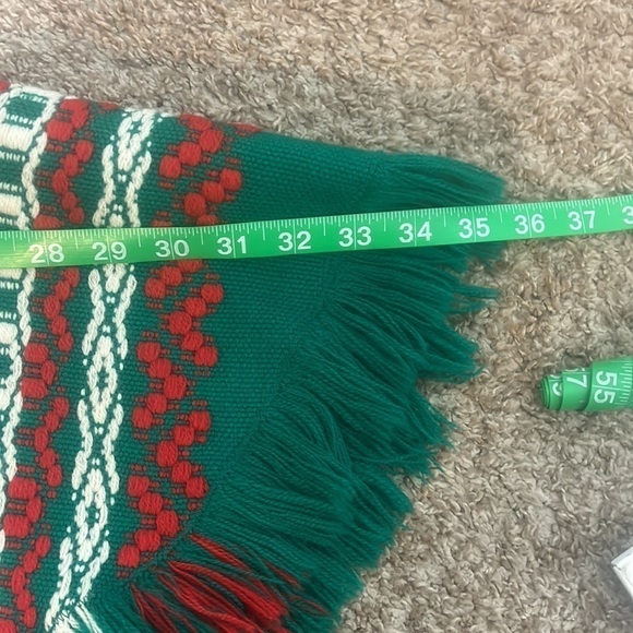 Marianne Wendt Aztec Collared Shawl Cover Green White Red READ Chile - Picture 10 of 11